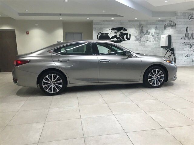 2021 Lexus ES / ES HYBRID