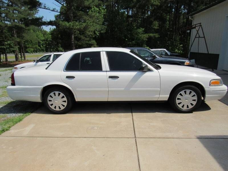 2009 FORD Crown Victoria