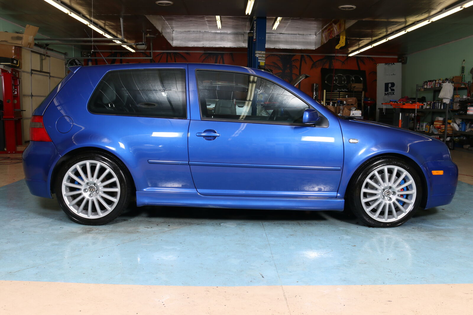 Volkswagen R32