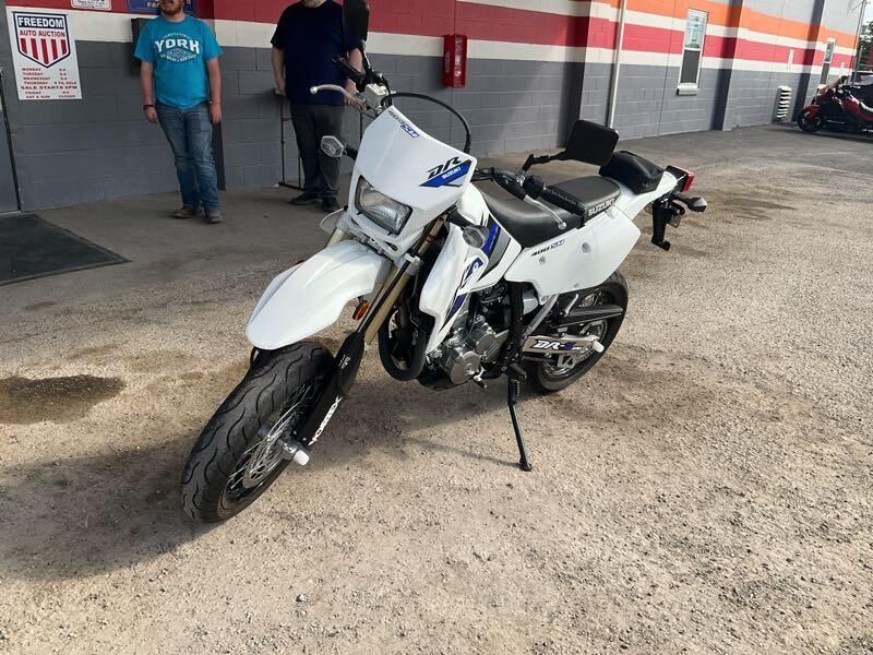 SUZUKI