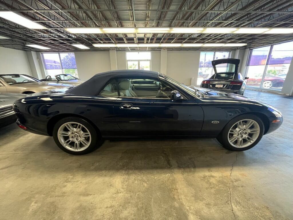 Jaguar XK8