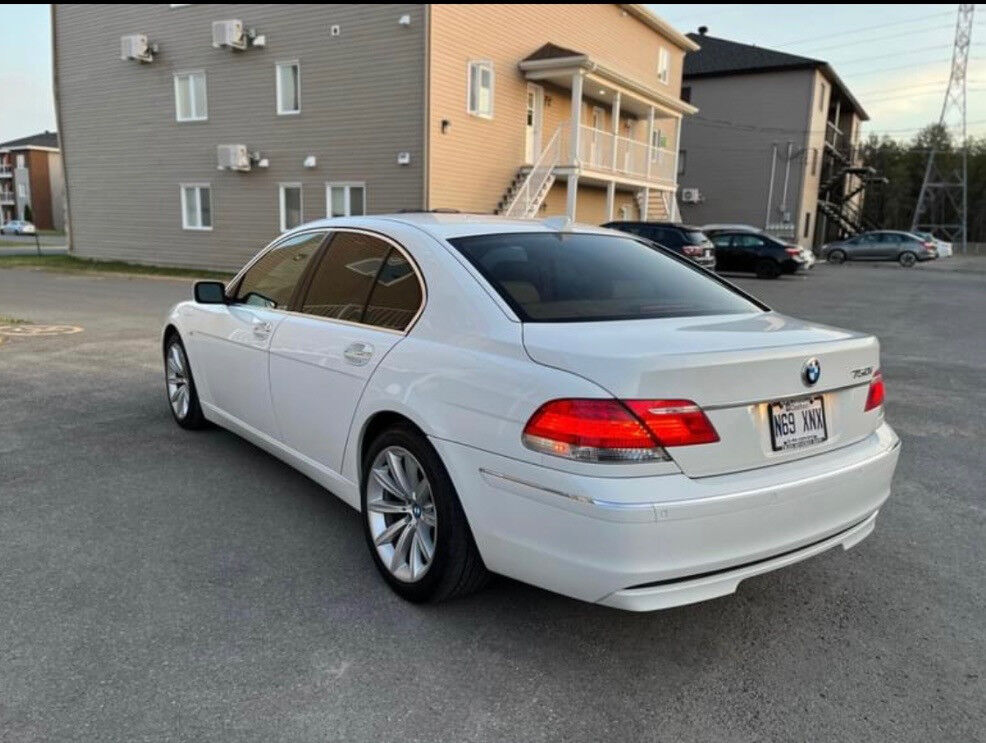 BMW 750i