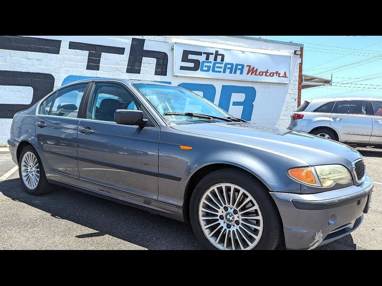 BMW 330i