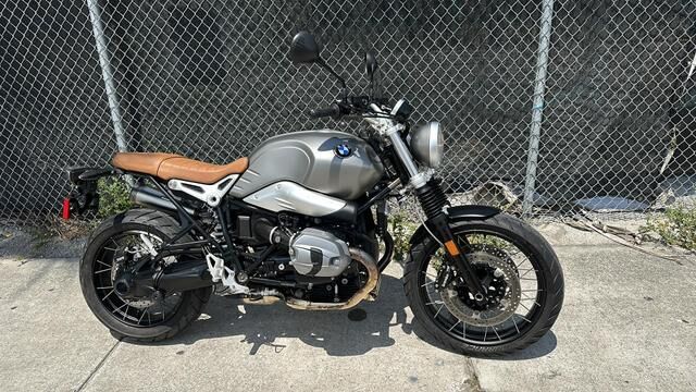 BMW R nineT