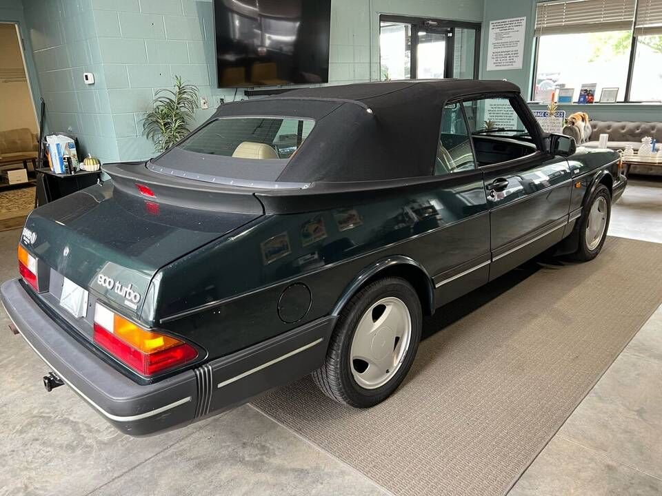 Saab 900