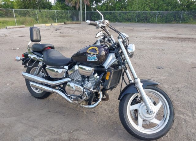 Honda VF750C (MAGNA)