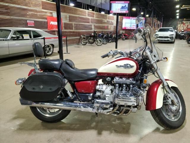 Honda GL1500C (VALKYRIE)