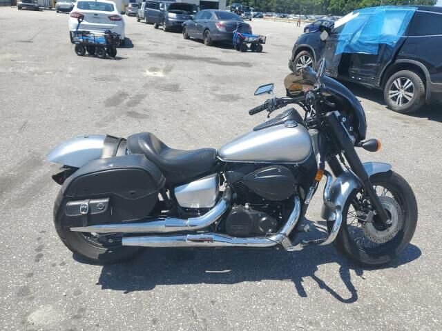 Honda VT750 (Shadow Phantom)
