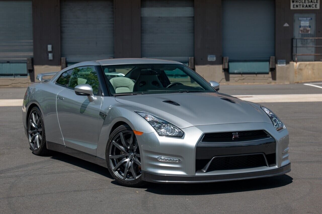 Nissan GT-R