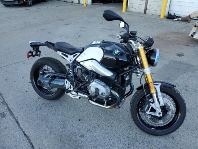 BMW R nineT