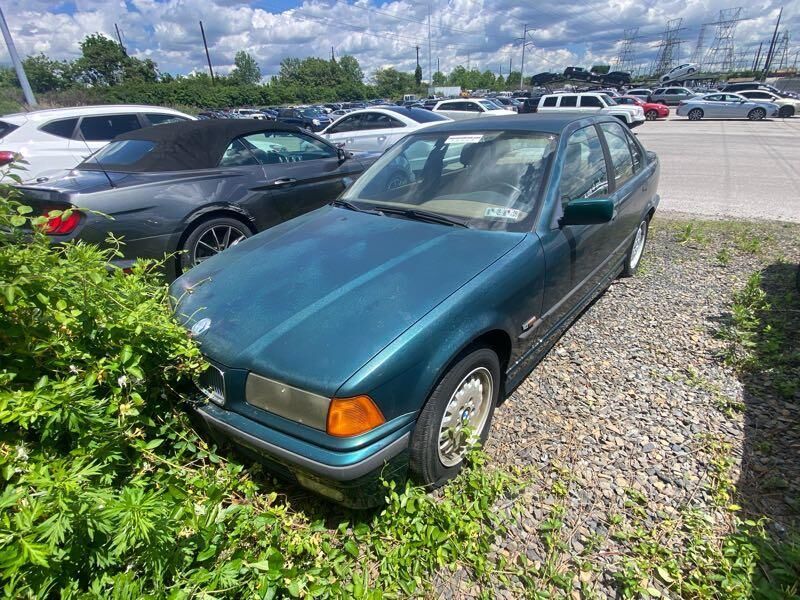 BMW 328i