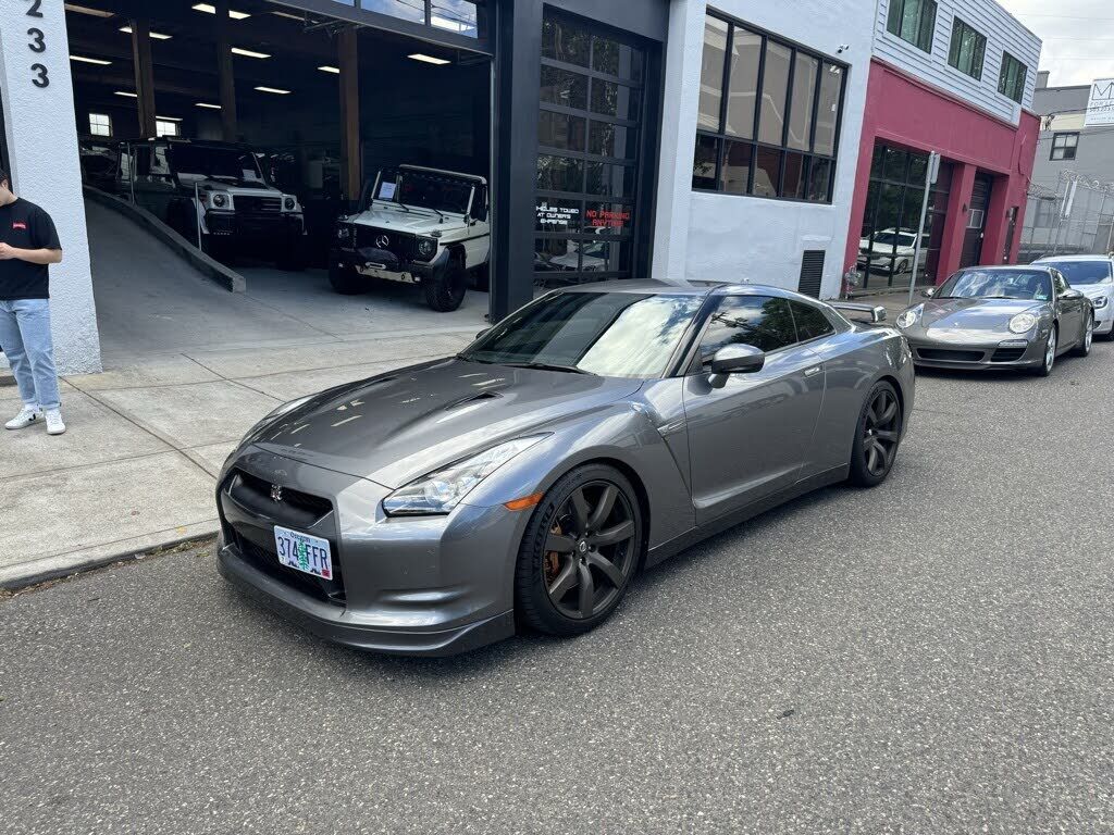Nissan GT-R