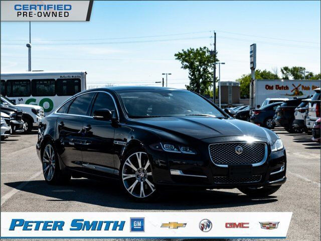 Jaguar XJ
