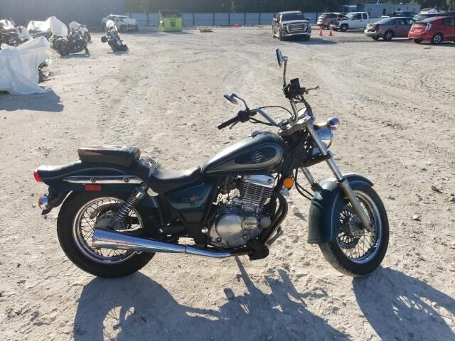 Suzuki GZ250