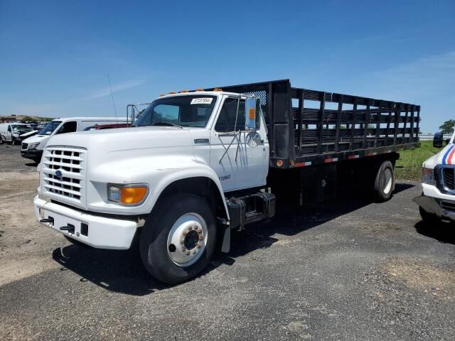 Ford F-700