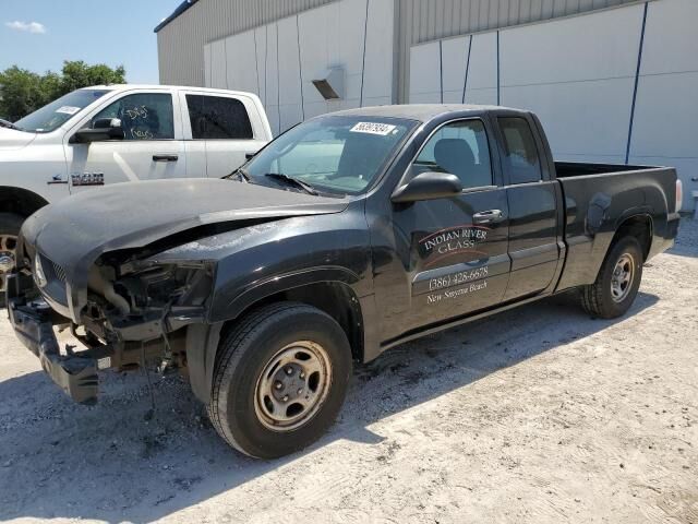Mitsubishi Raider