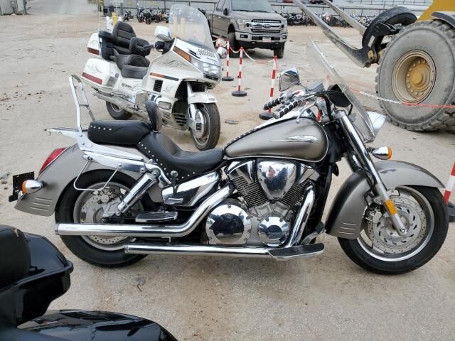 Honda VTX1300R