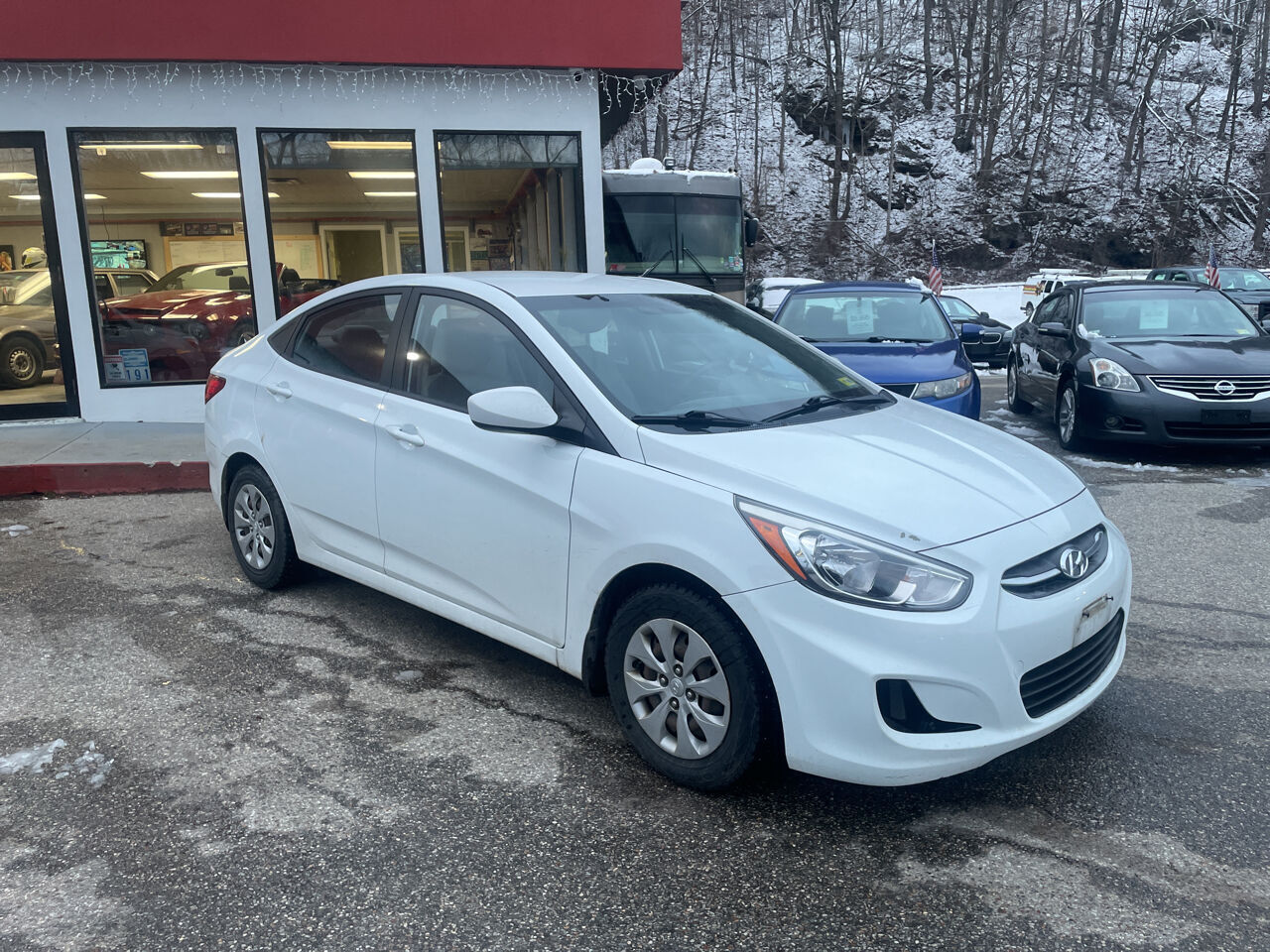 2016 HYUNDAI Accent
