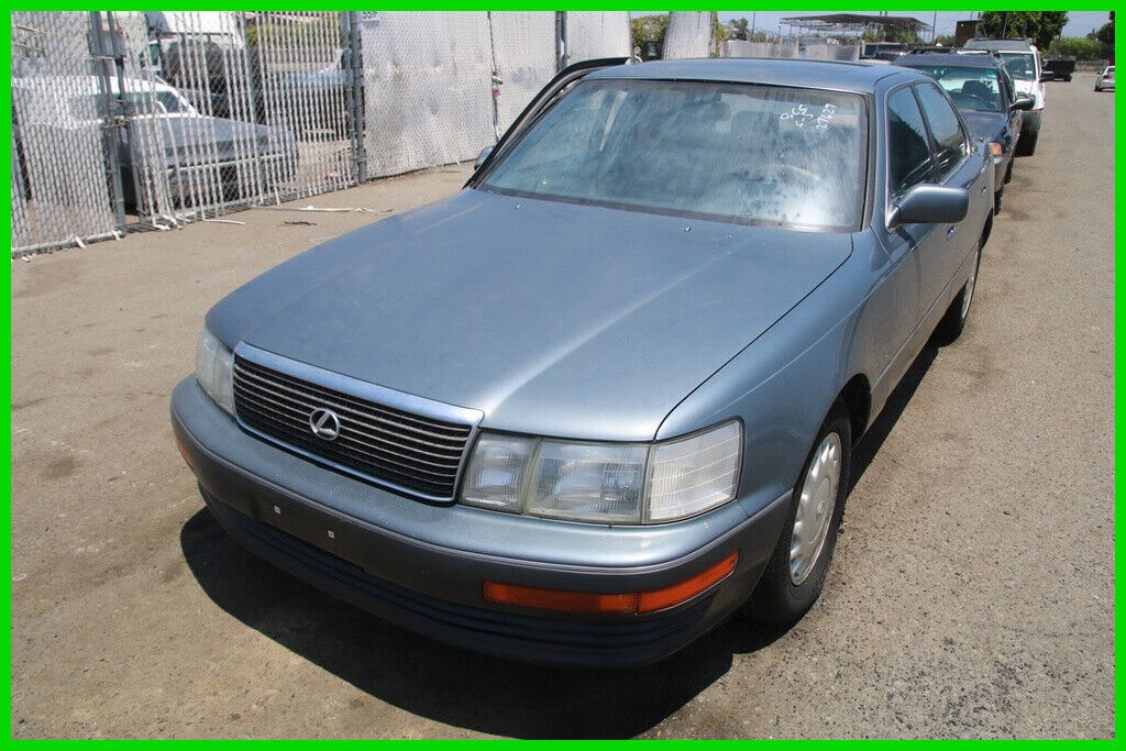 Lexus LS