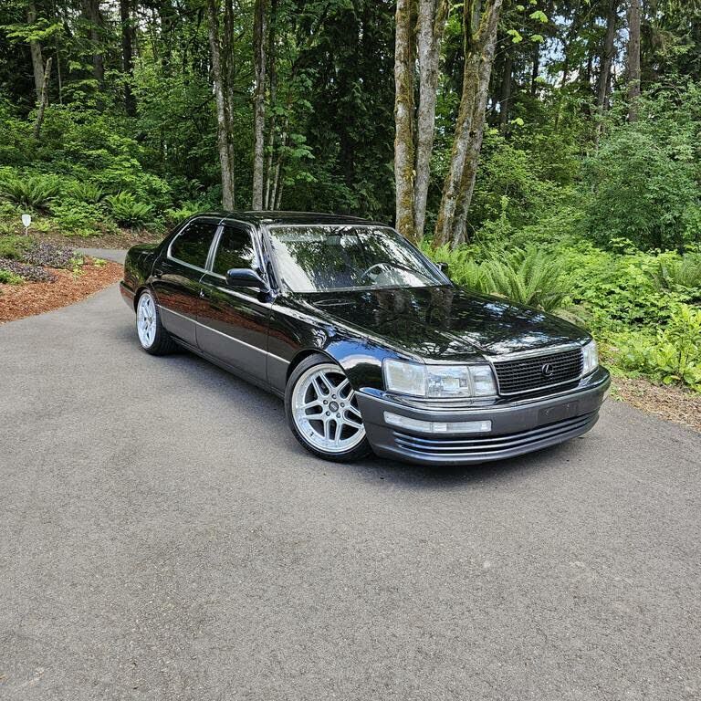 Lexus LS