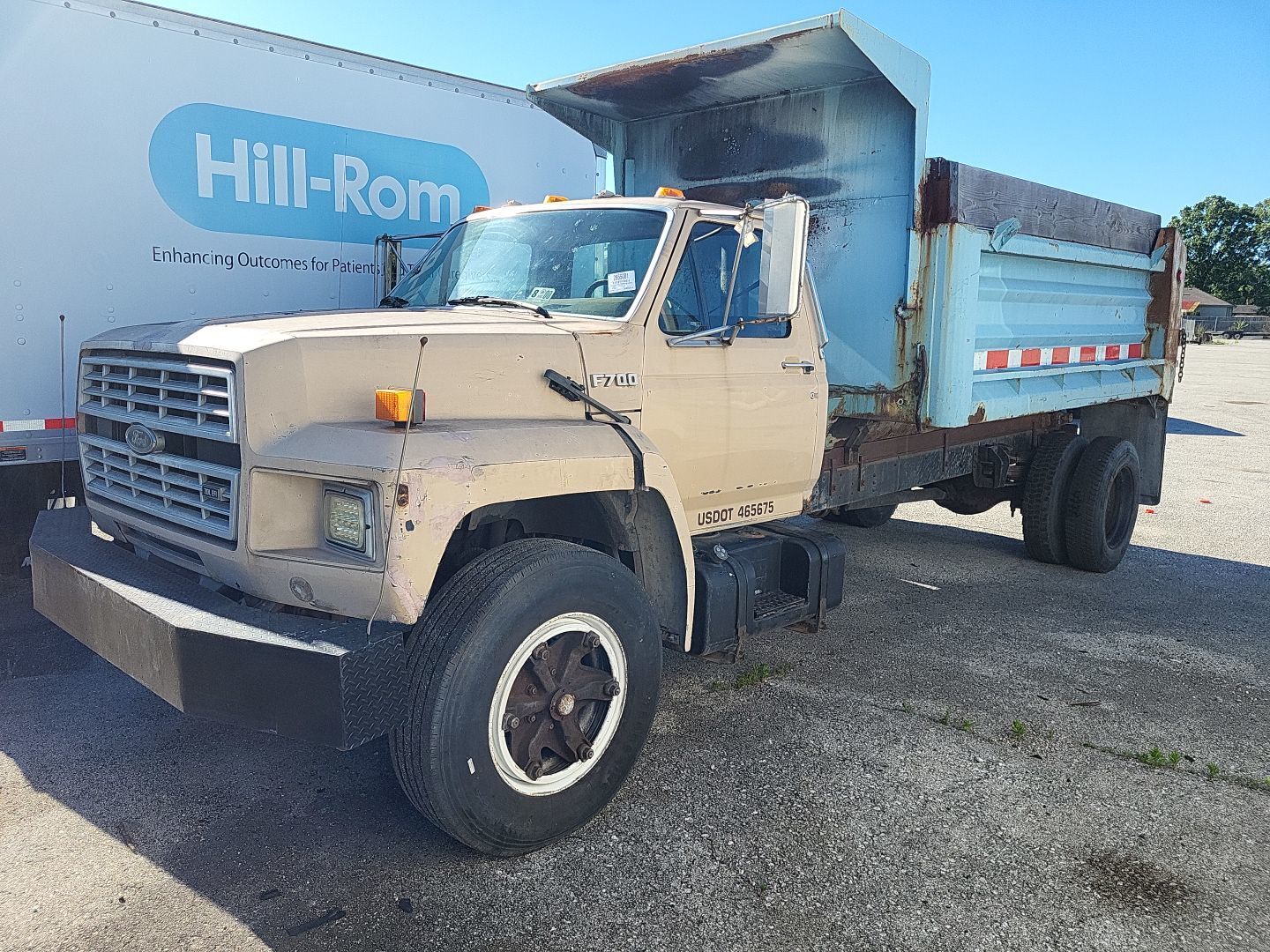 Ford F-700