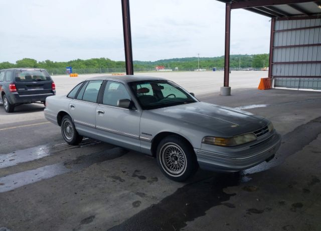 Ford Crown Victoria
