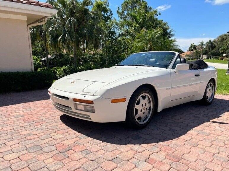 Porsche 944