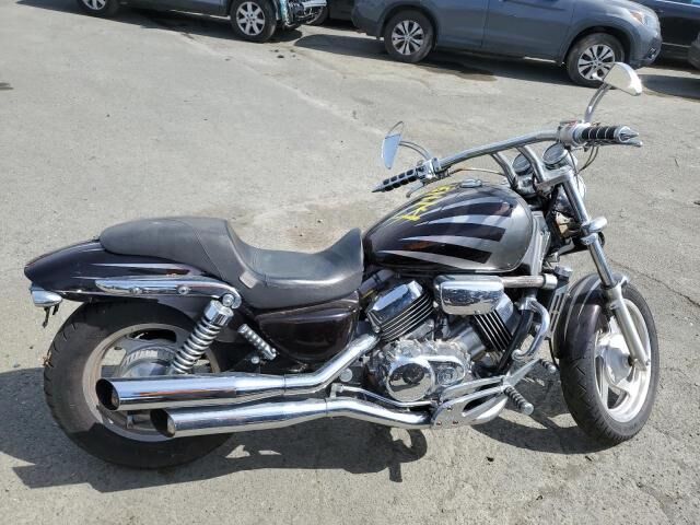 Honda VF750C (MAGNA)