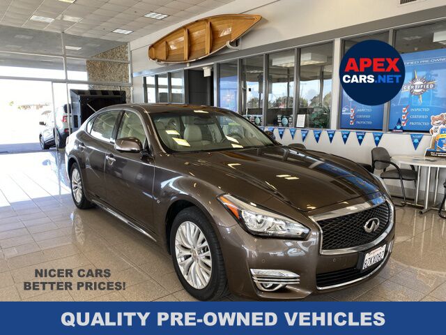 Infiniti Q70L