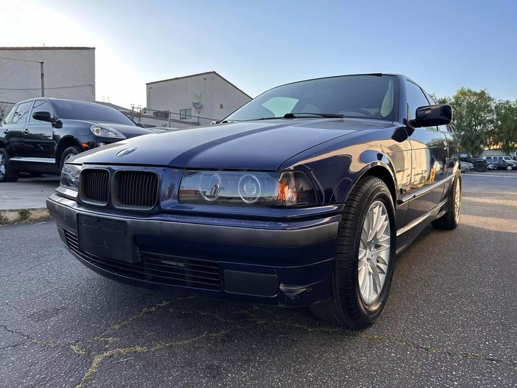 BMW 318ti