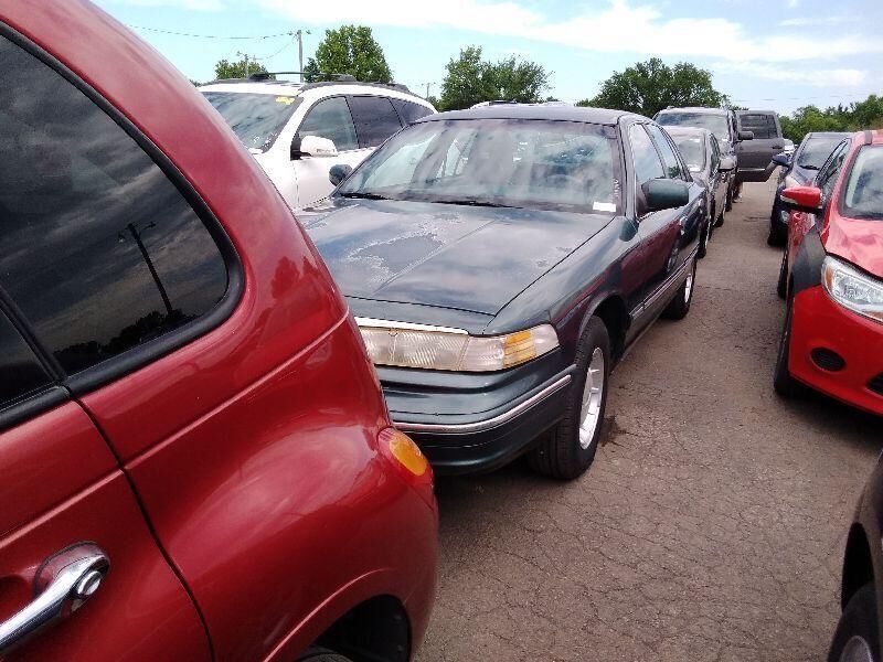 Ford Crown Victoria
