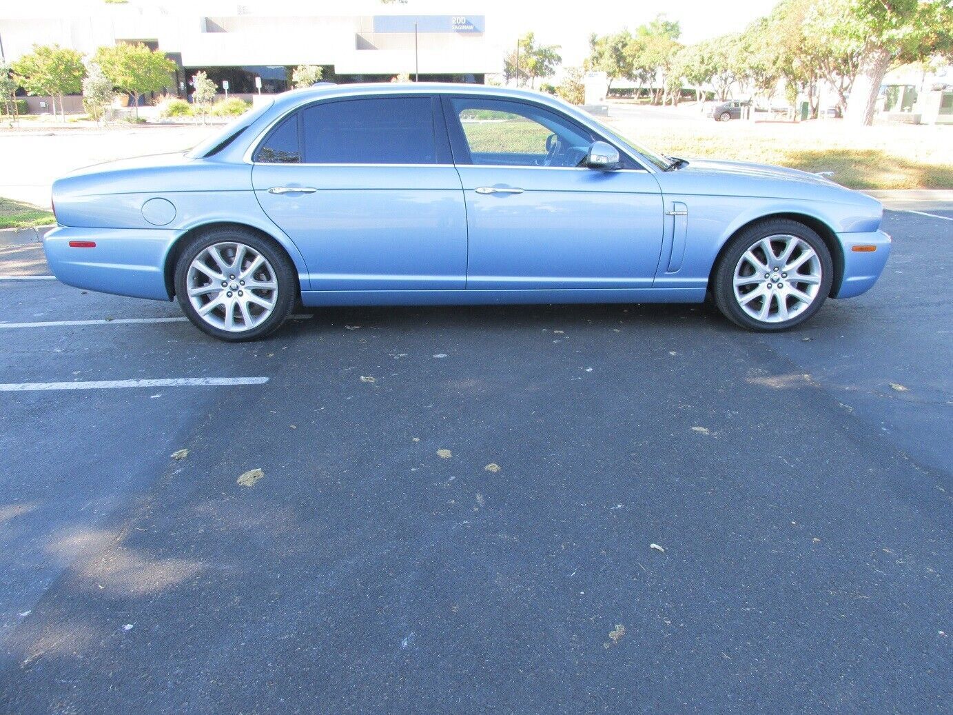 Jaguar XJ