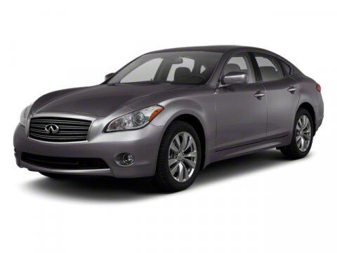 Infiniti M56