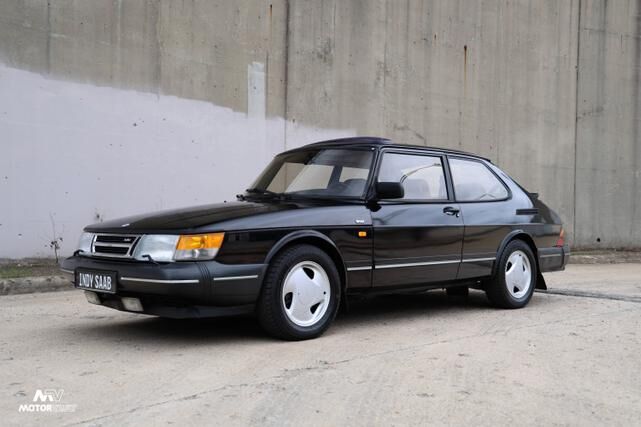 Saab 900