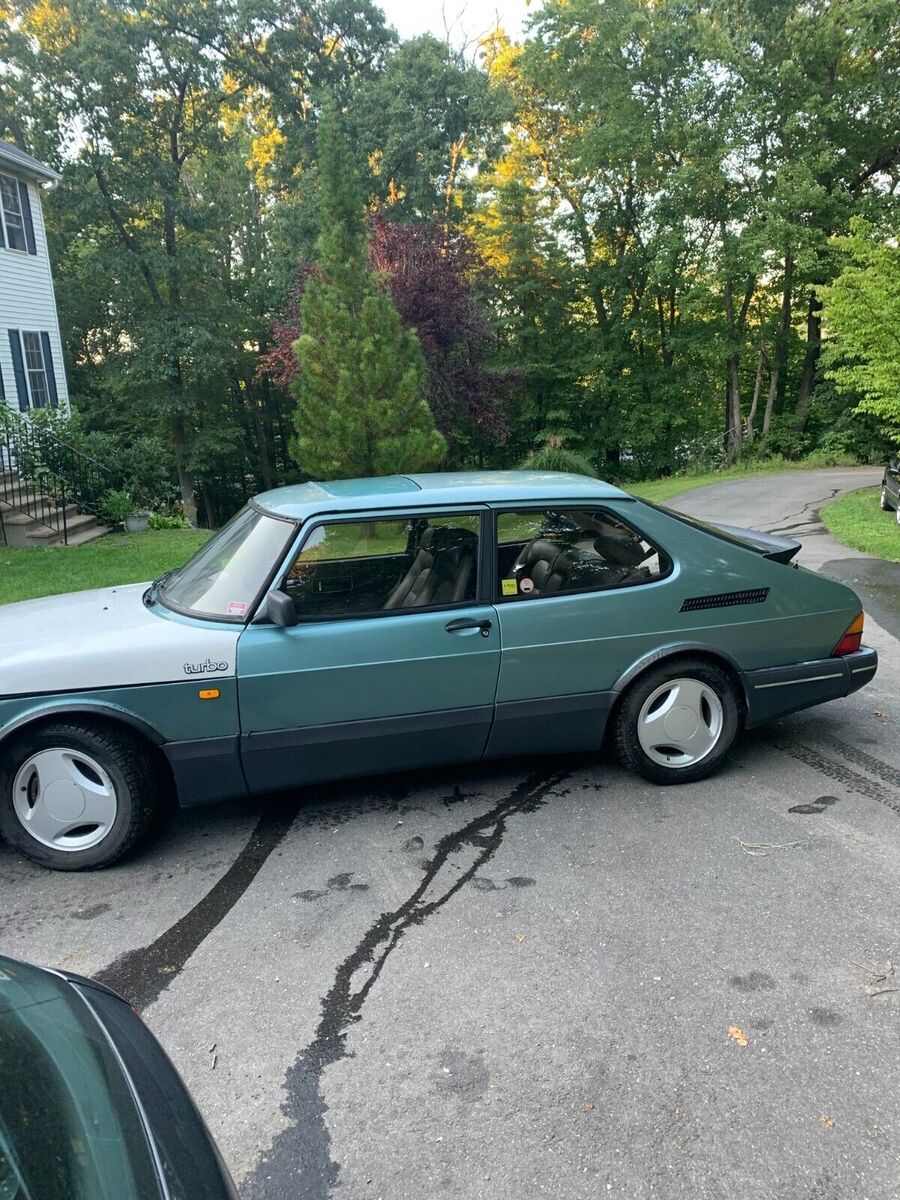 Saab 900