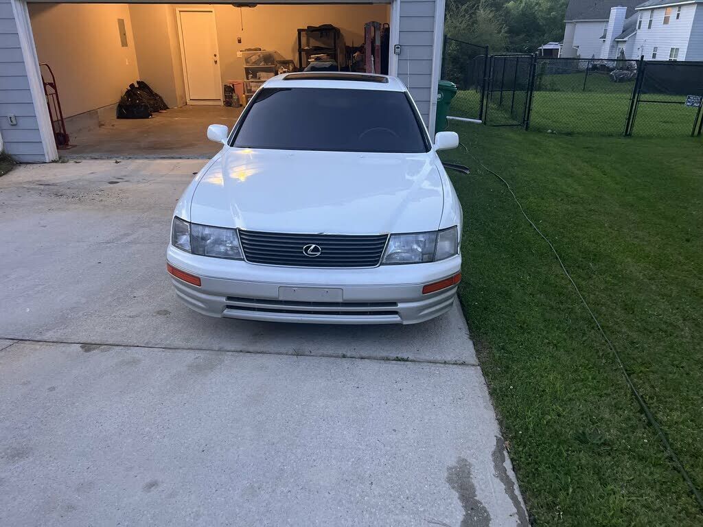 LEXUS