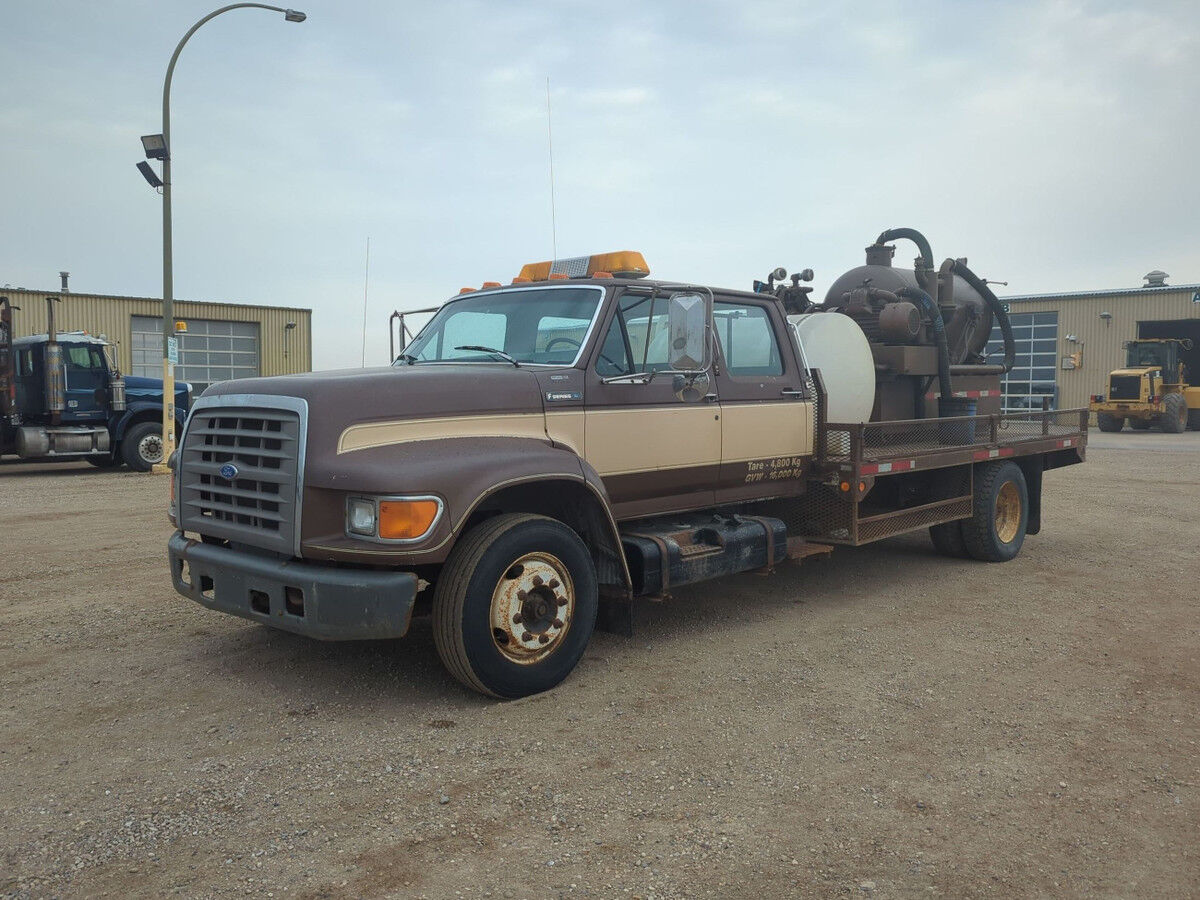 Ford F-700