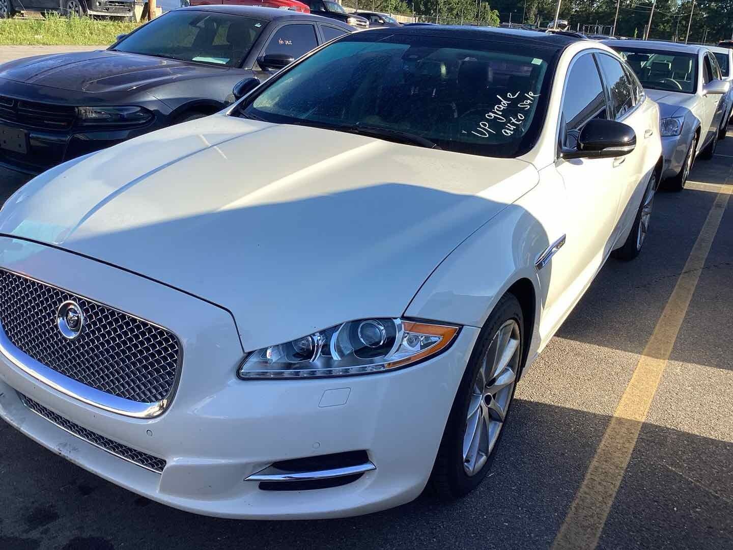 Jaguar XJ