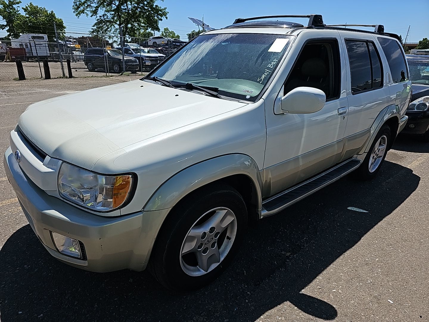 Infiniti QX4