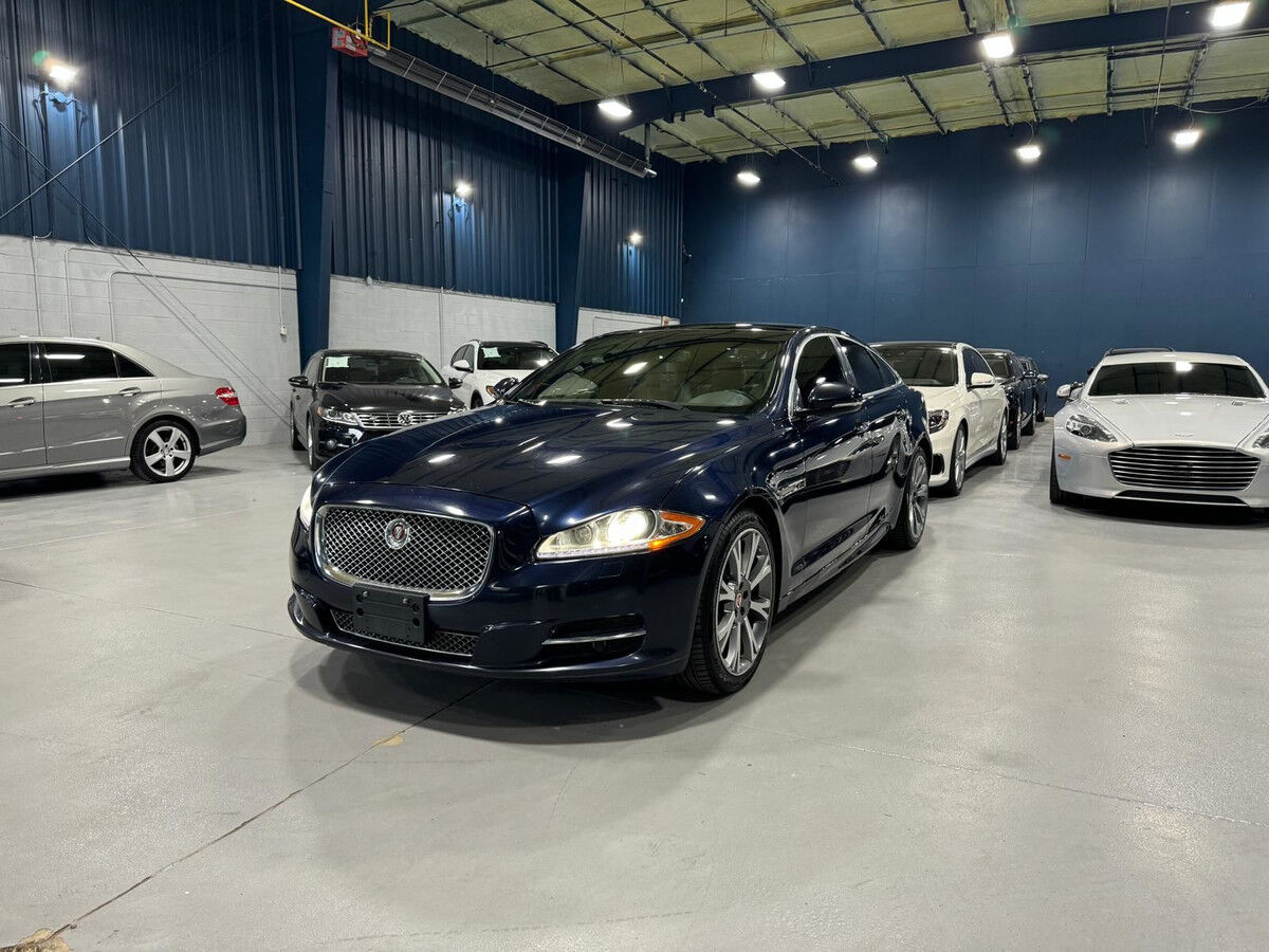 Jaguar XJ