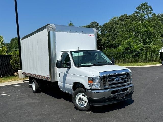 2025 FORD E-350