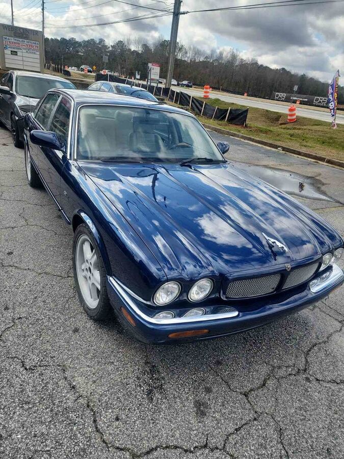 Jaguar XJR