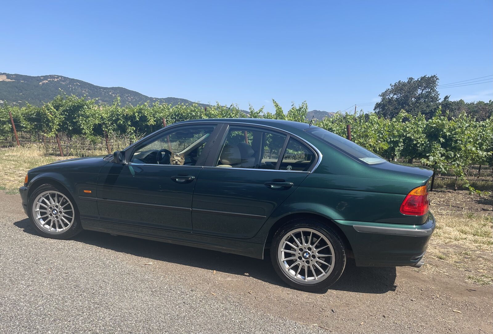BMW 328i