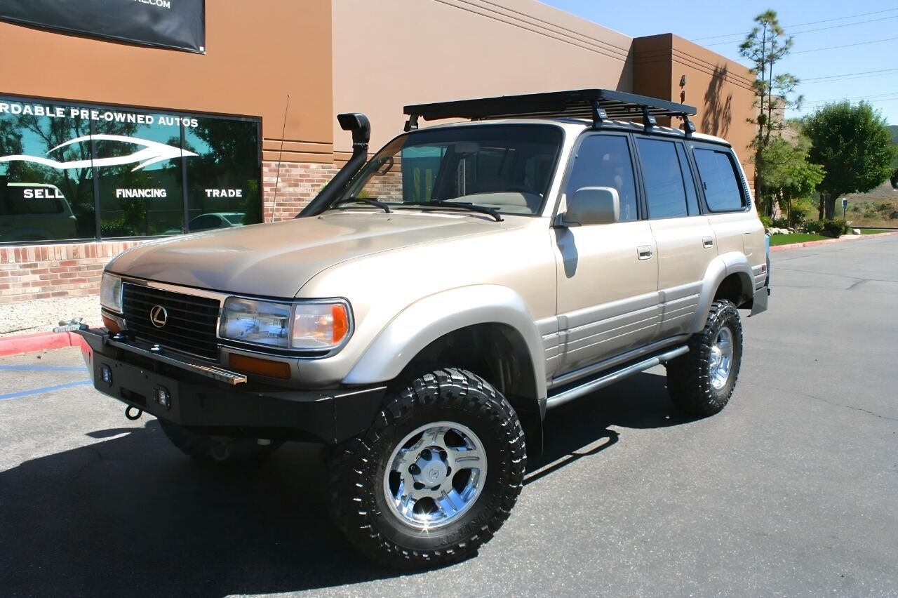 Lexus LX