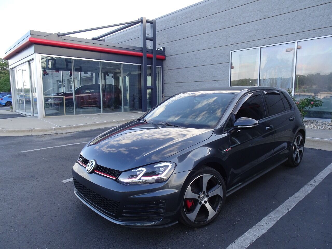 2017 VOLKSWAGEN Golf GTI