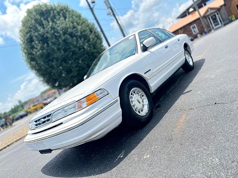 Ford Crown Victoria