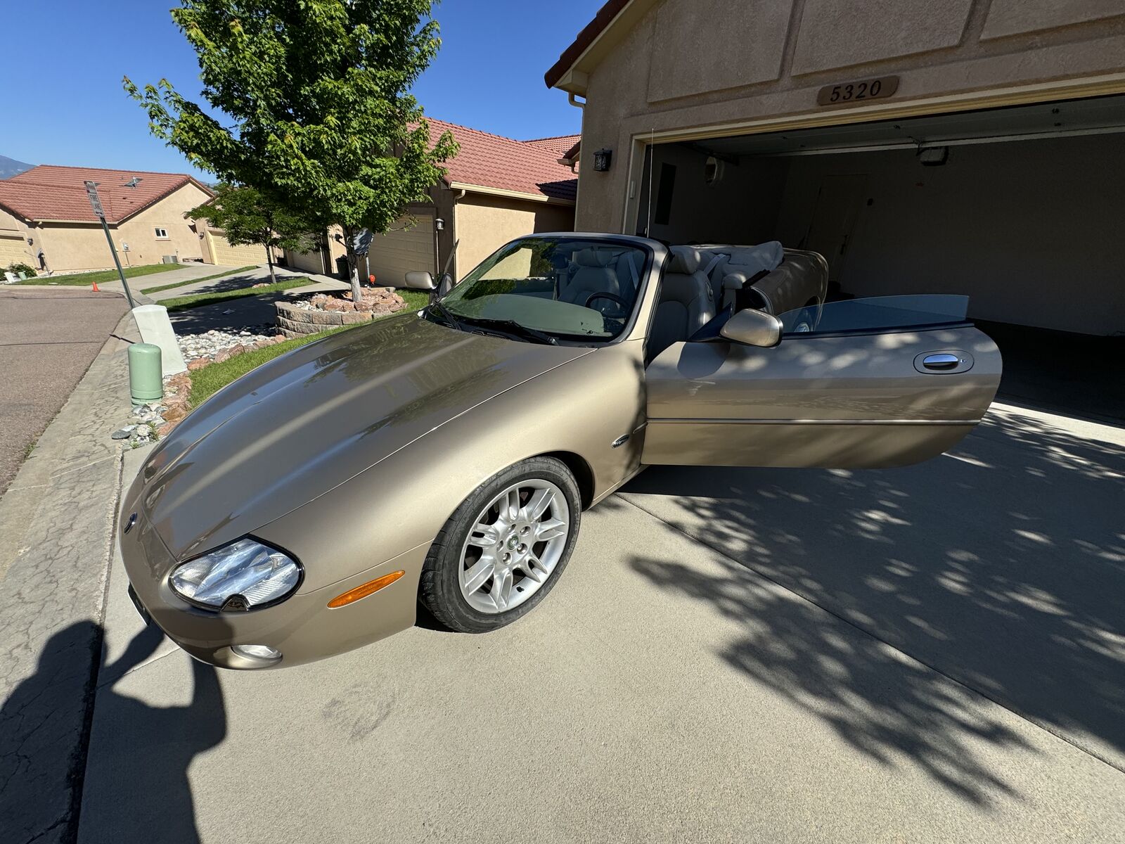 Jaguar XK8