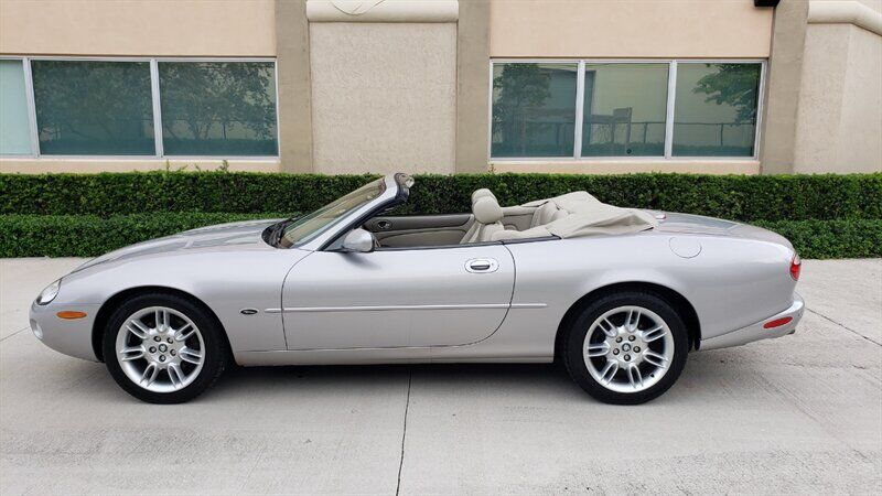 Jaguar XK8