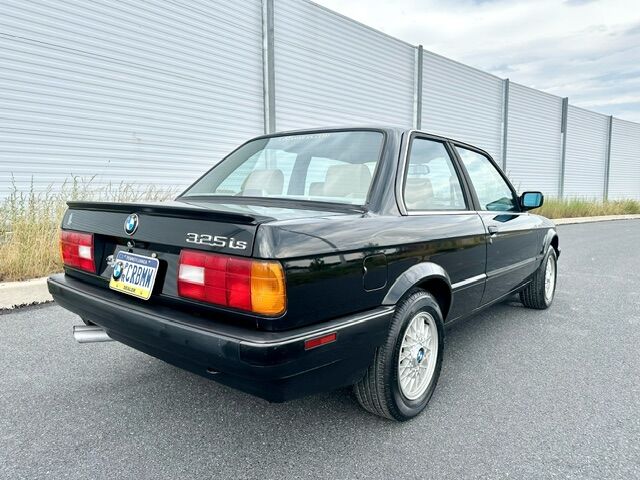 BMW 325iS