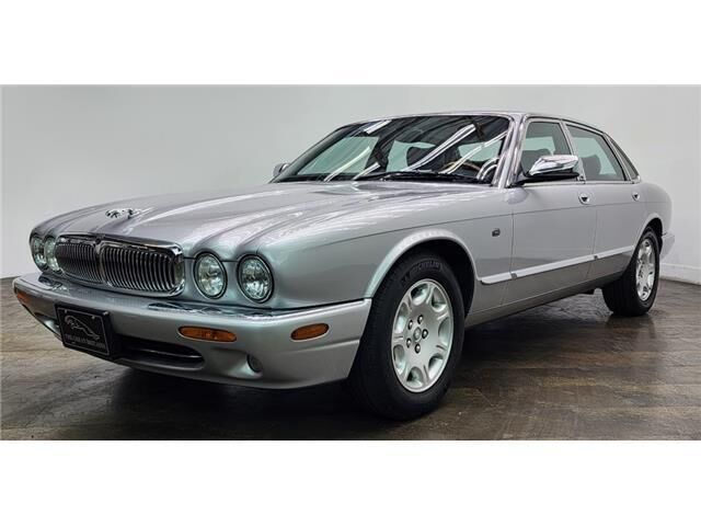 Jaguar XJ8